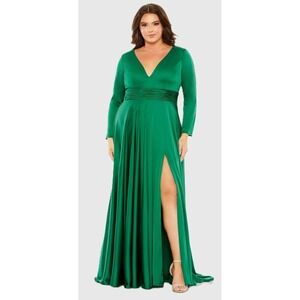 IEENA for MAC DUGGAL Emerald Green V Neck Long Sleeve High Slit Gown Evening 20W